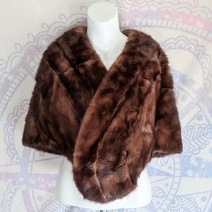 Vintage fur cape with pockets